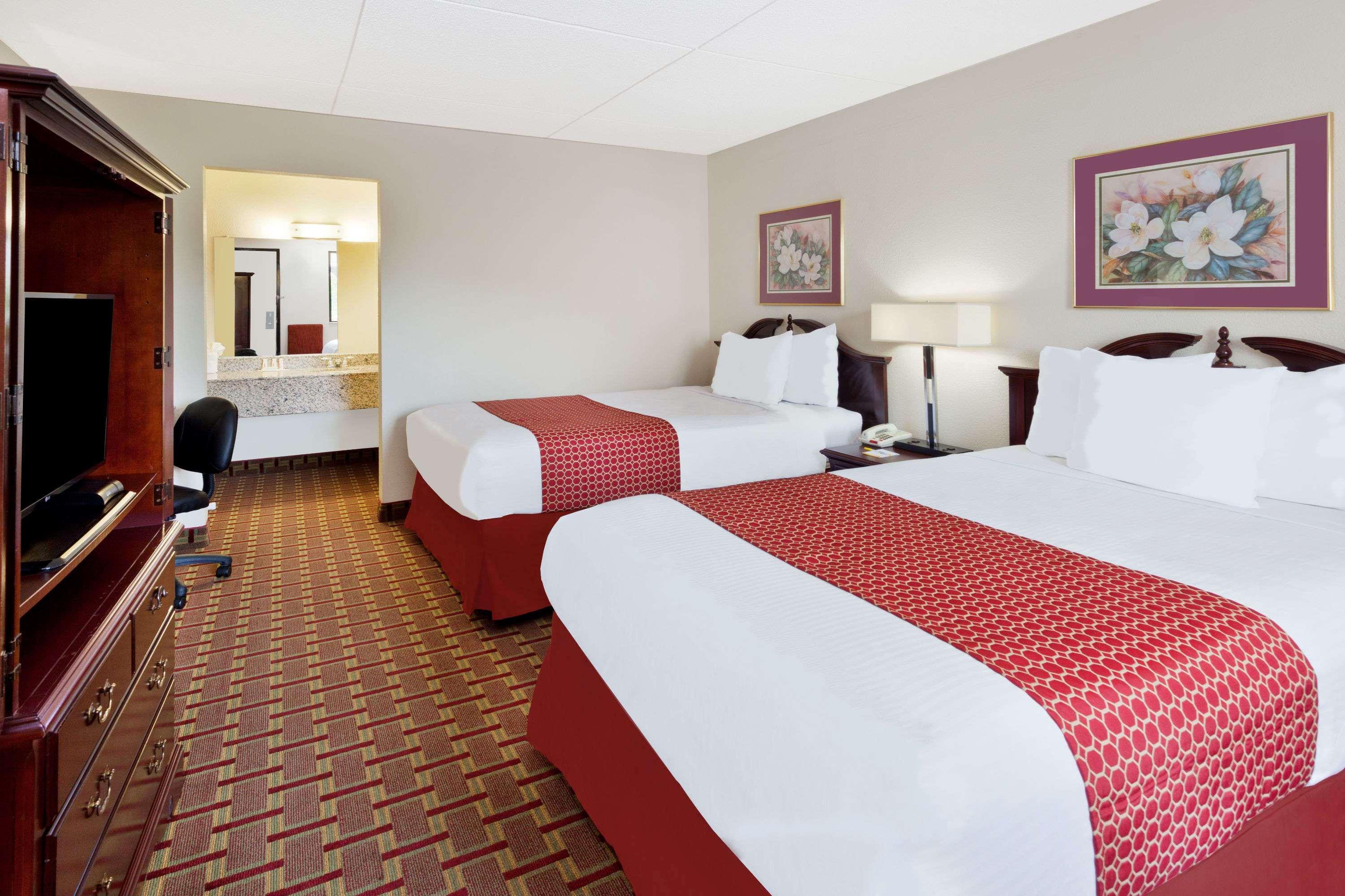 Hotel Bo, A Days Inn By Wyndham Chattanooga Downtown Bagian luar foto